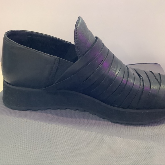 LD Tuttle “Black Running Sneakers” - Picture 7 of 13